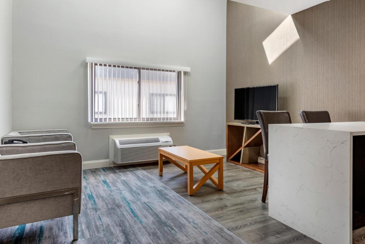 King Suite - Non-Smoking at Somerset Lofts, Ascend Hotel Collection