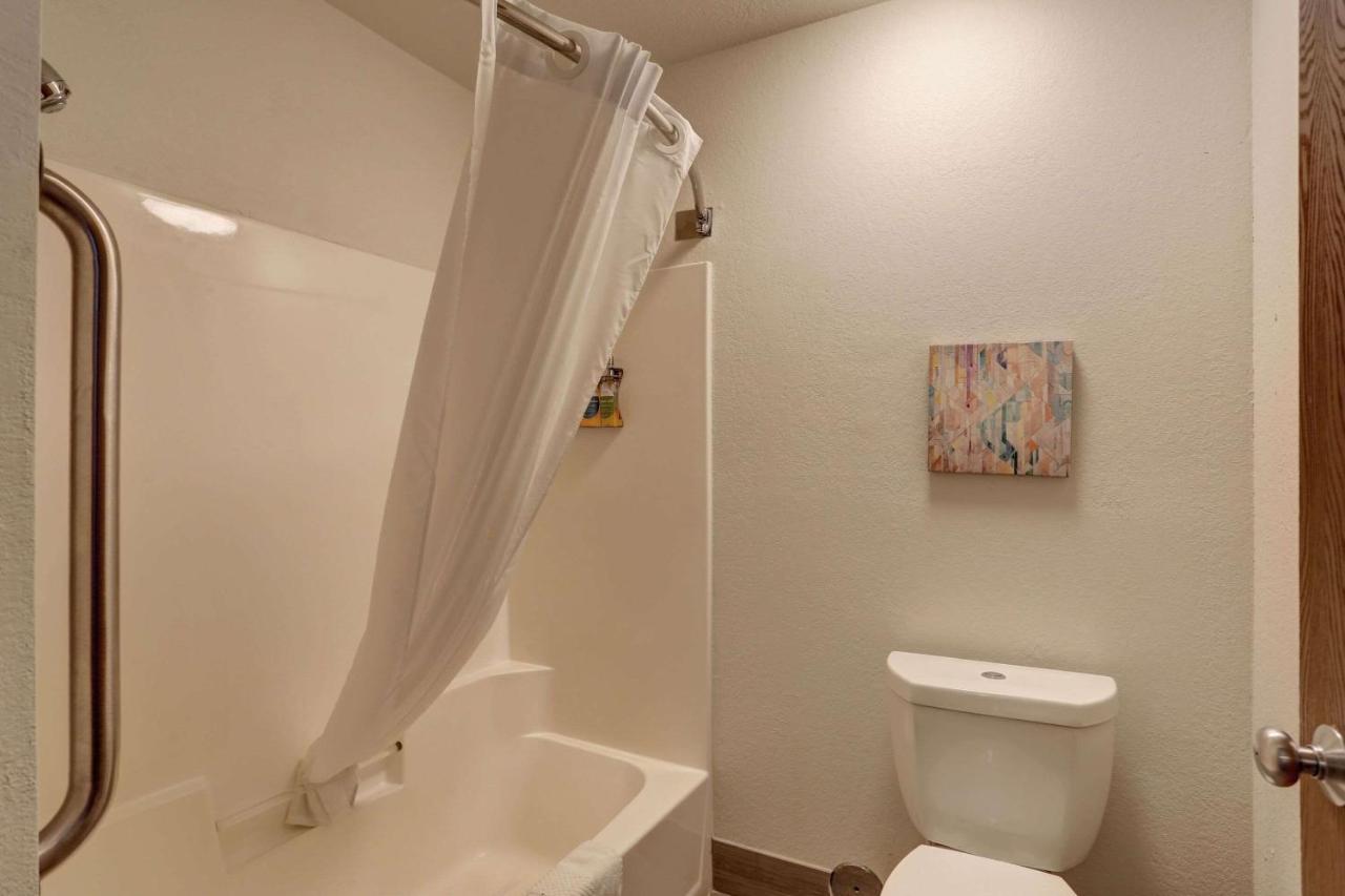 Queen Suite with Two Queen Beds - Non-Smoking at Quality Inn Pierre - Fort Pierre