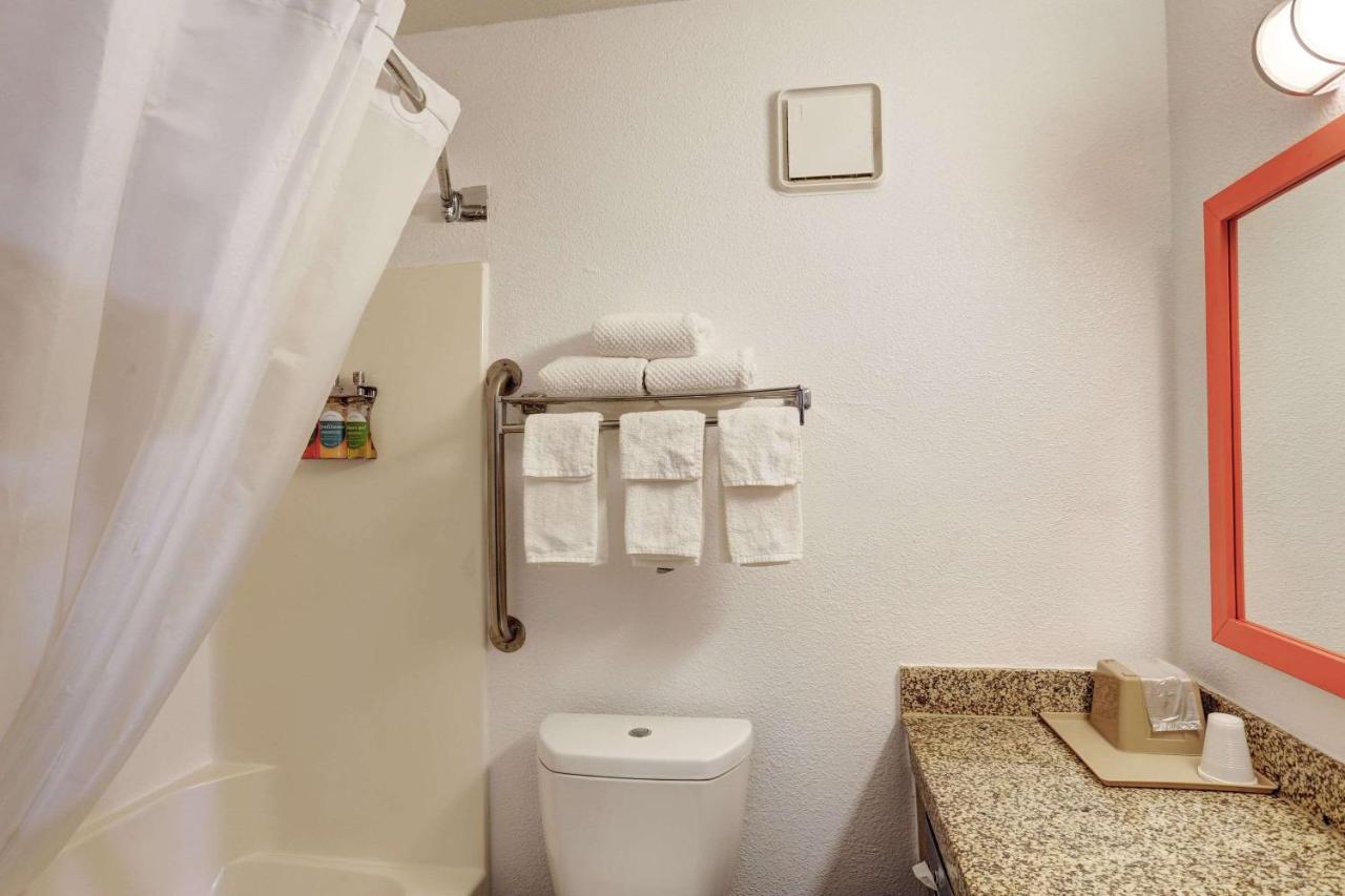 King Suite - Non-Smoking at Quality Inn Pierre - Fort Pierre