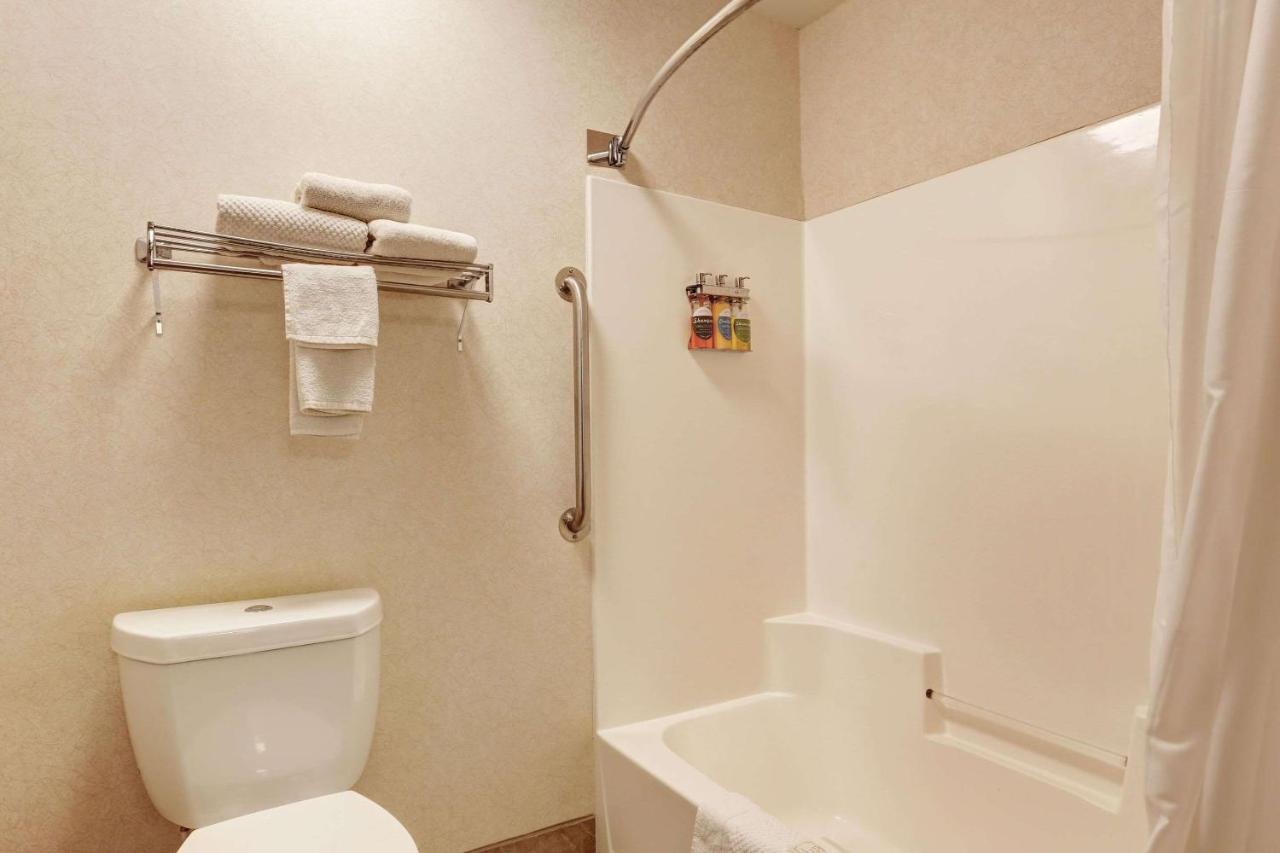 King Suite - Non-Smoking at Quality Inn Pierre - Fort Pierre