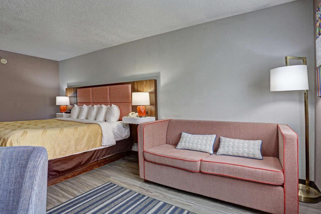 King Suite - Non-Smoking at Quality Inn Pierre - Fort Pierre