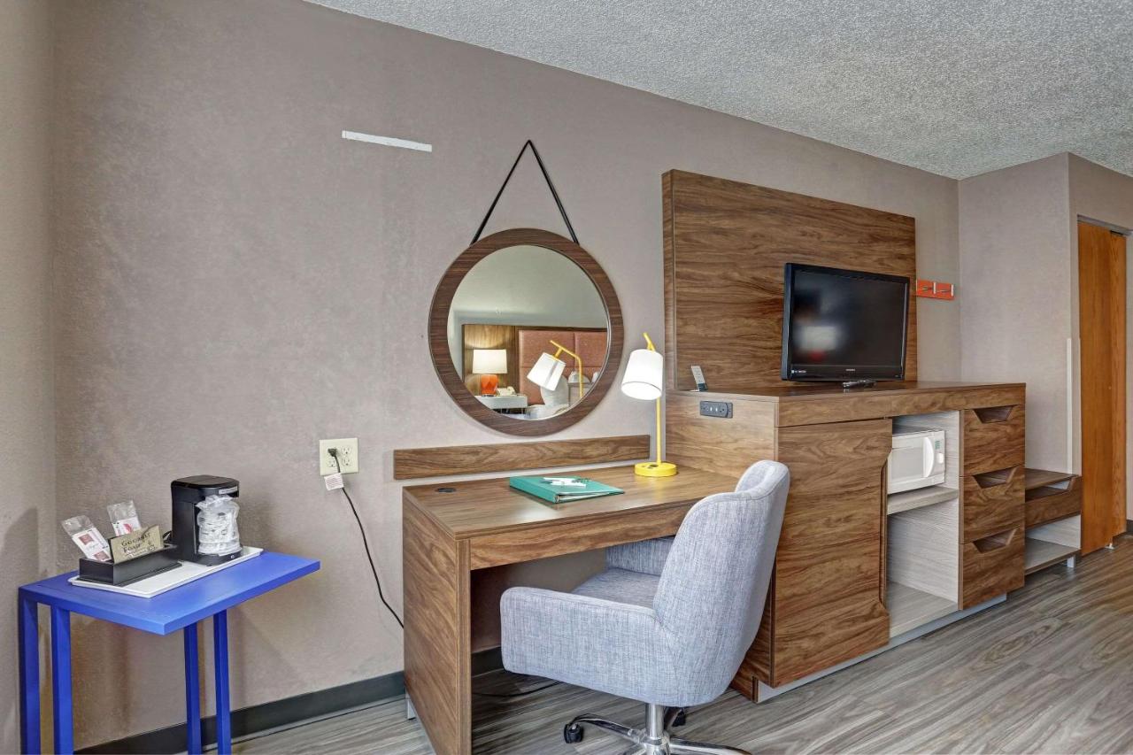 King Suite - Non-Smoking at Quality Inn Pierre - Fort Pierre