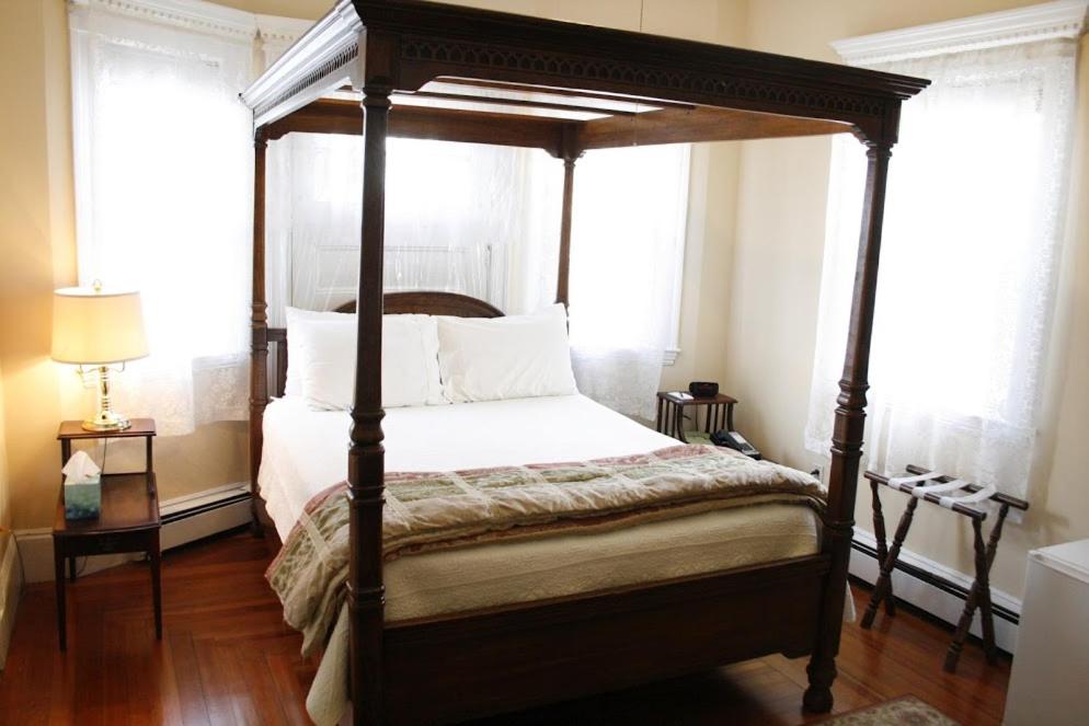  | The Coolidge Corner Guest House: A Brookline Bed and Breakfast