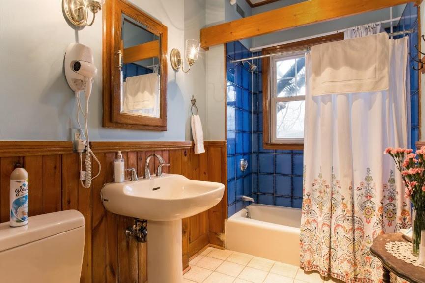 | The Coolidge Corner Guest House: A Brookline Bed and Breakfast
