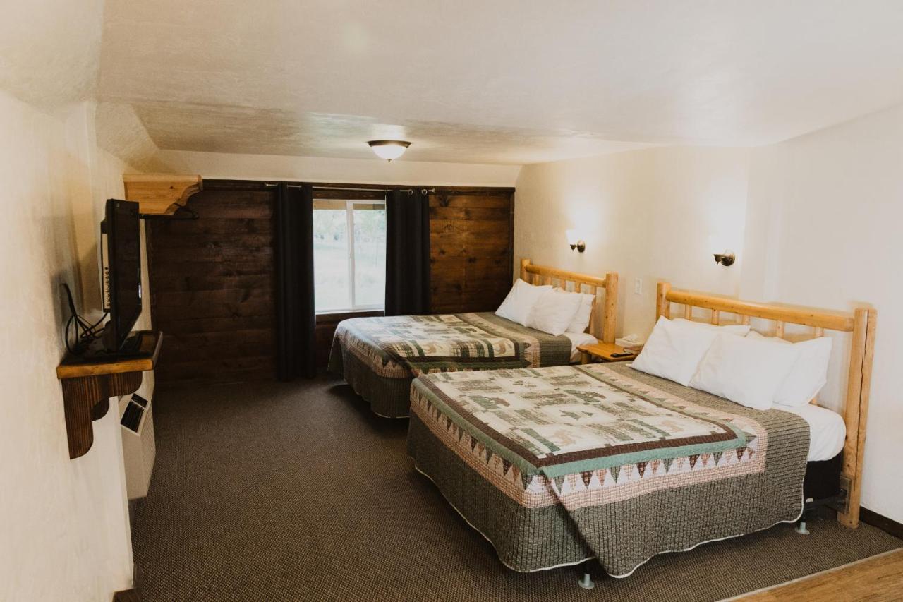 | Bryce Pioneer Village
