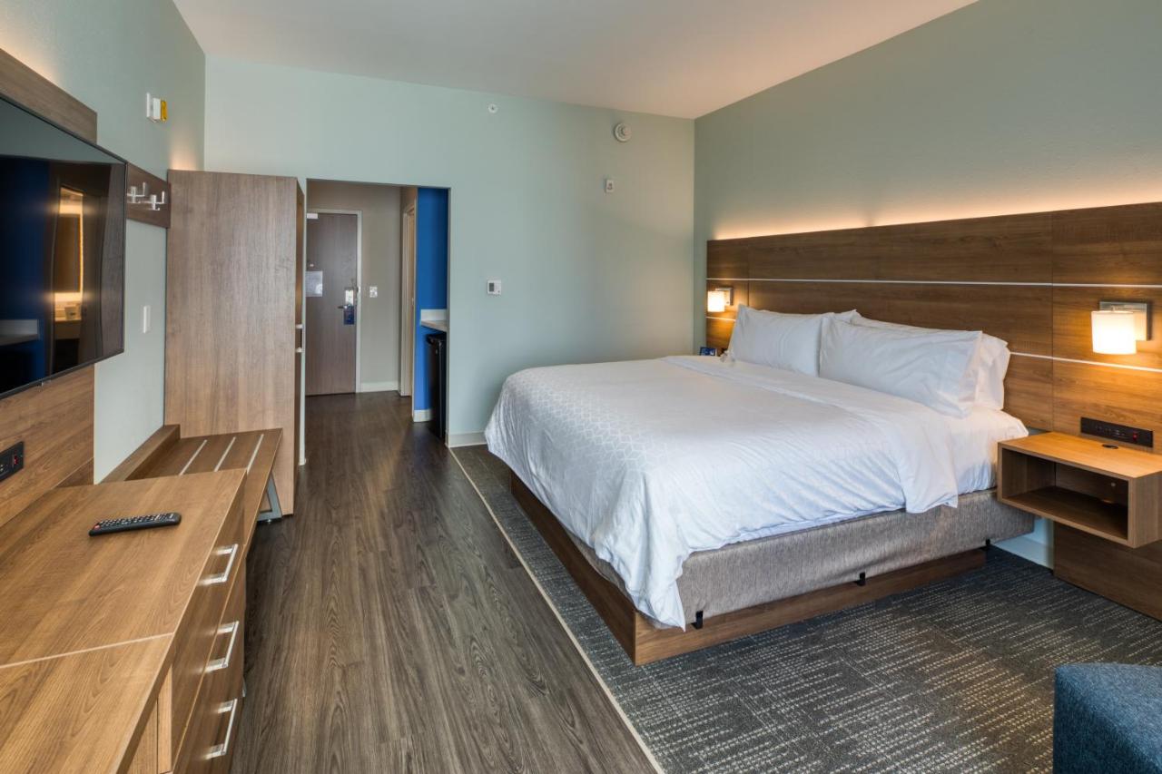 King Room - Hearing Accessible - Non-Smoking at Holiday Inn Express & Suites Charlotte - South End by IHG