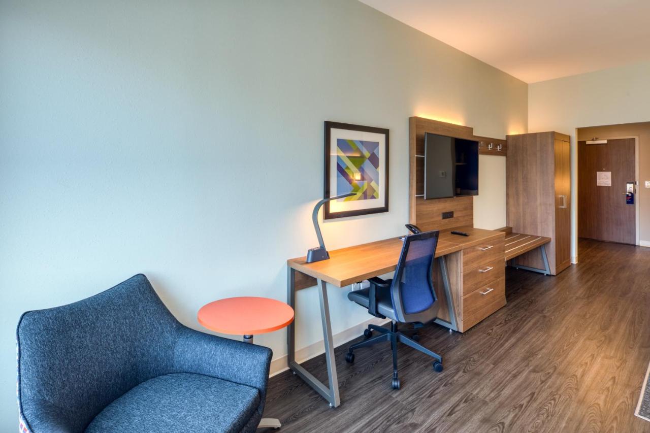 King Suite - Non-Smoking at Holiday Inn Express & Suites Charlotte - South End by IHG
