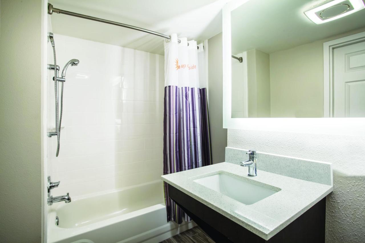 King Room - Mobility Access/Non-Smoking at La Quinta Inn & Suites by Wyndham Clearwater South