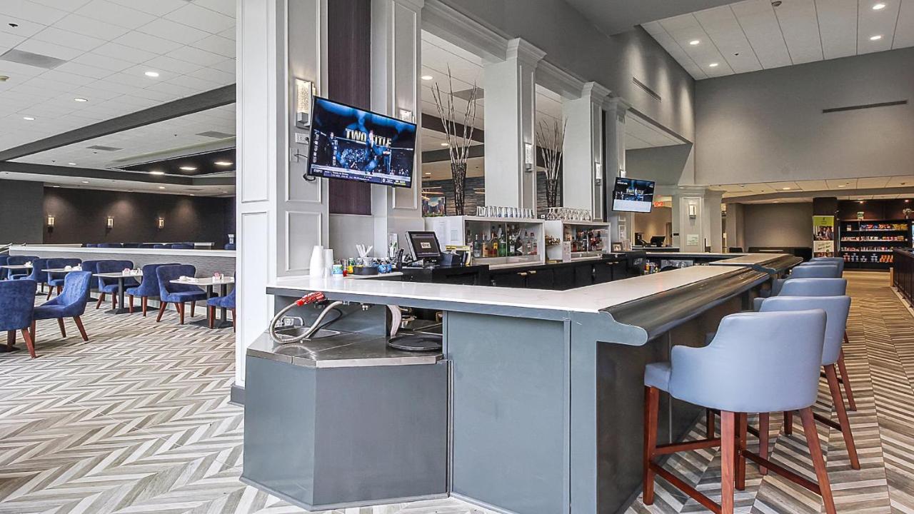 | Holiday Inn Chicago Nw Crystal Lk Conv Ctr, an IHG Hotel