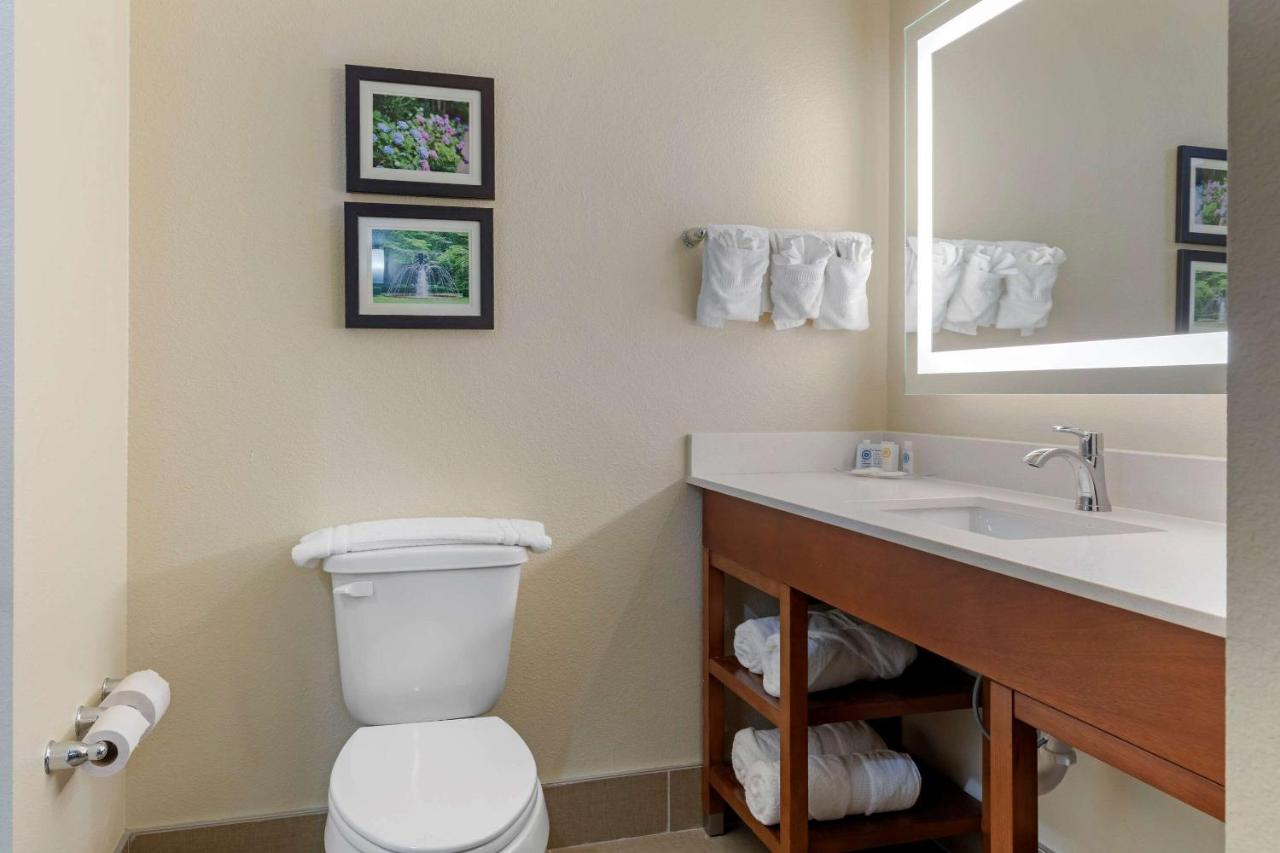 Queen Suite with Two Queen Beds and Sofabed - Non Smoking at Comfort Suites West Monroe near Ike Hamilton Expo Center