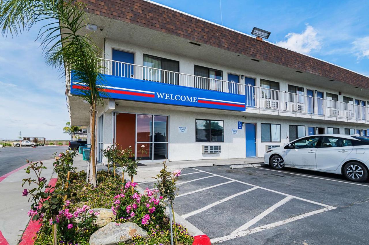 | Motel 6 Lost Hills / Buttonwillow Racetrack