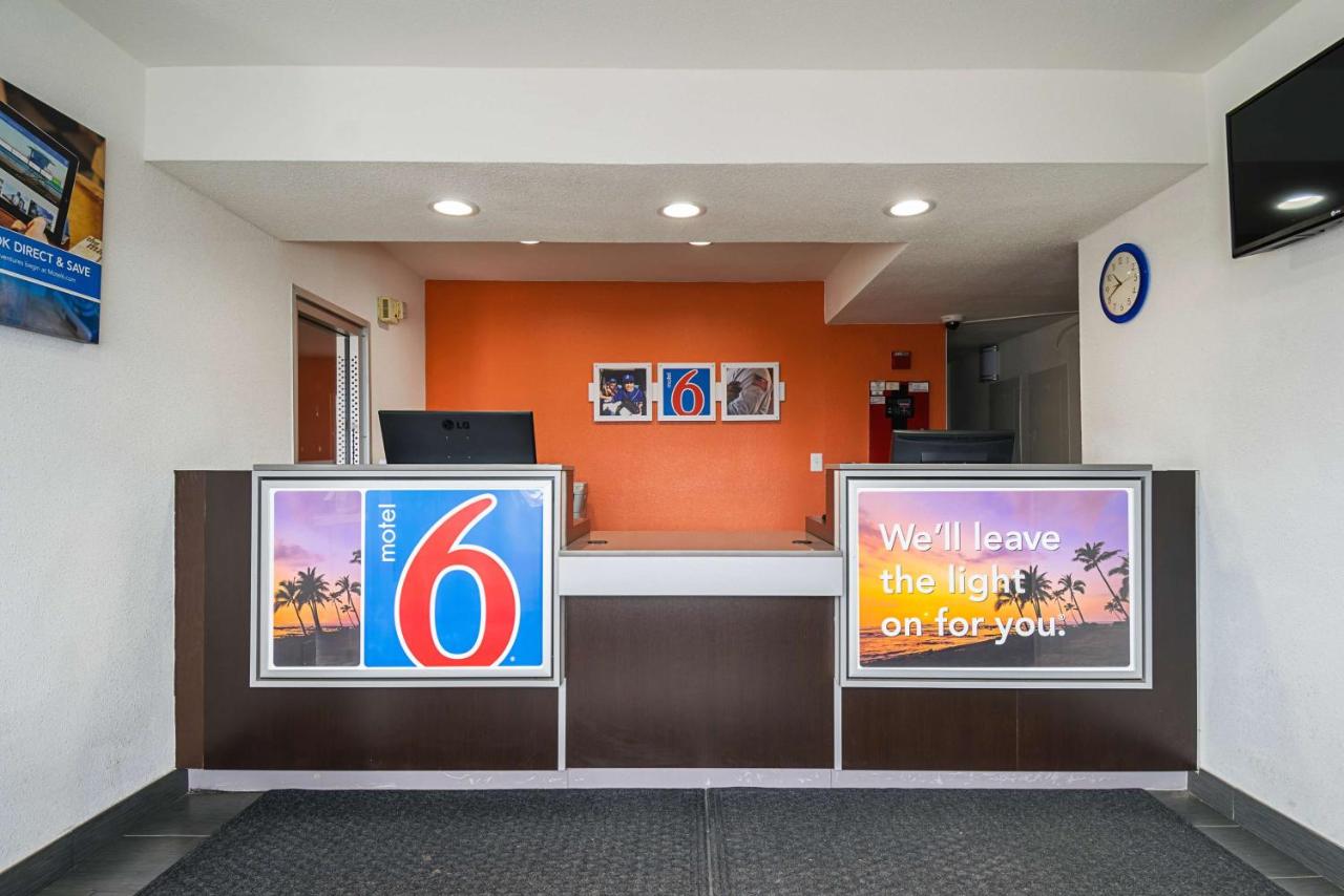 | Motel 6 Lost Hills / Buttonwillow Racetrack