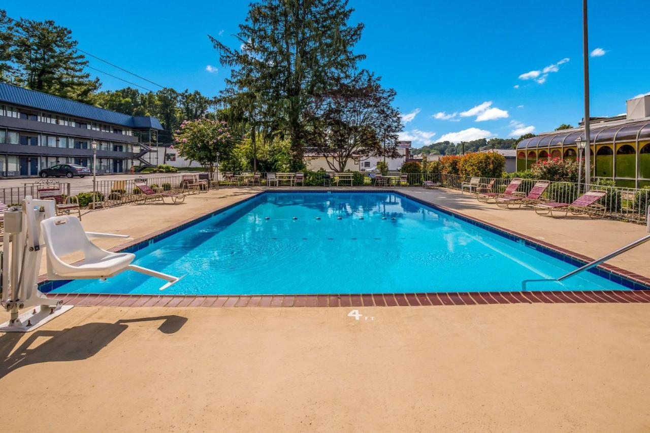 | Suburban Studios Middlesboro