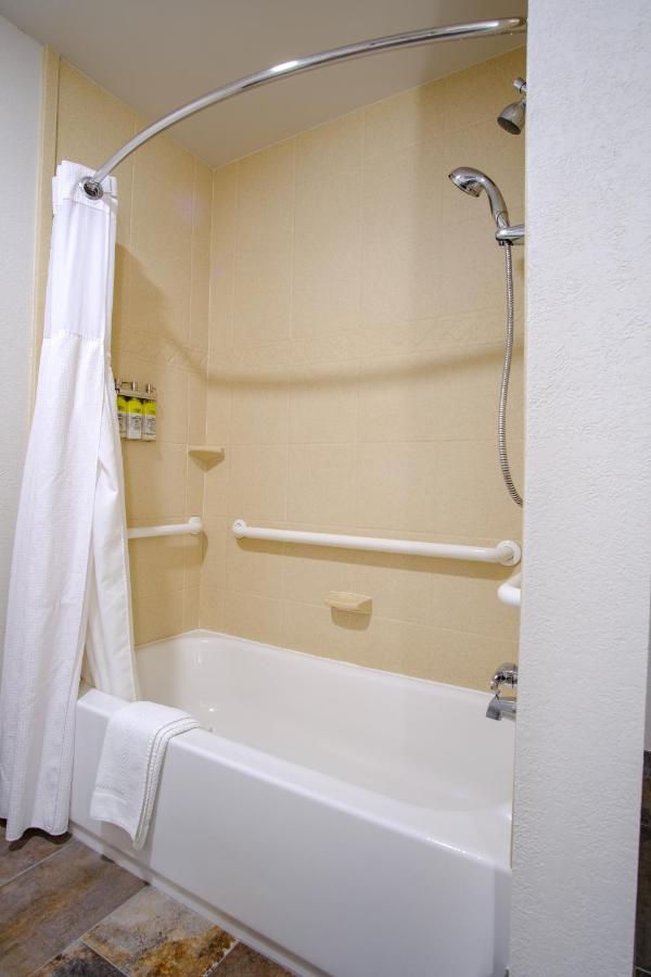 | Staybridge Suites Quantico-Stafford, an IHG Hotel