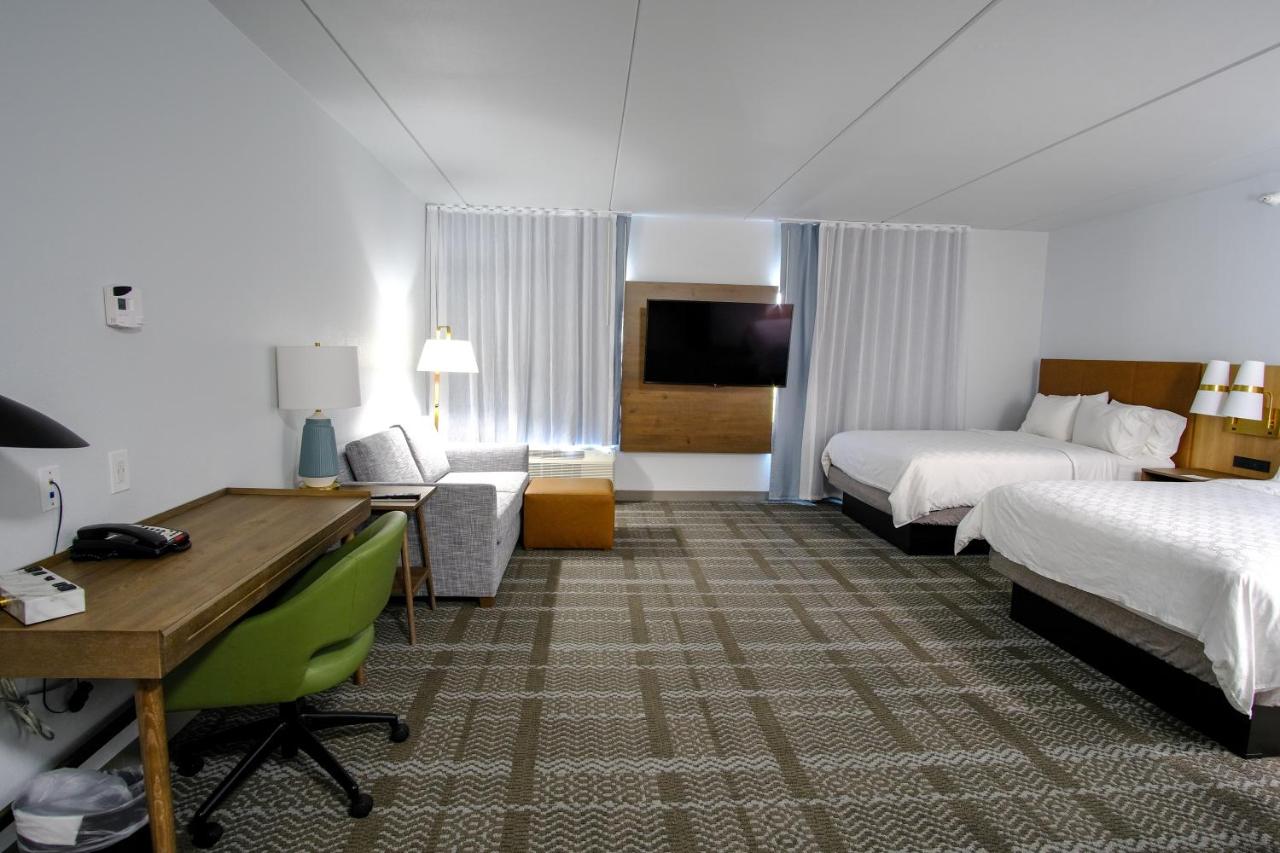 Queen Studio with Sofa Bed at Staybridge Suites Quantico-Stafford by IHG