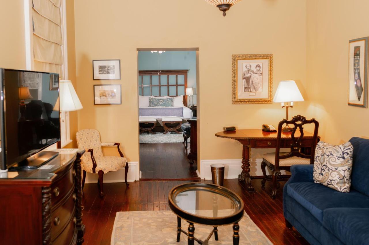 | The Marshall House