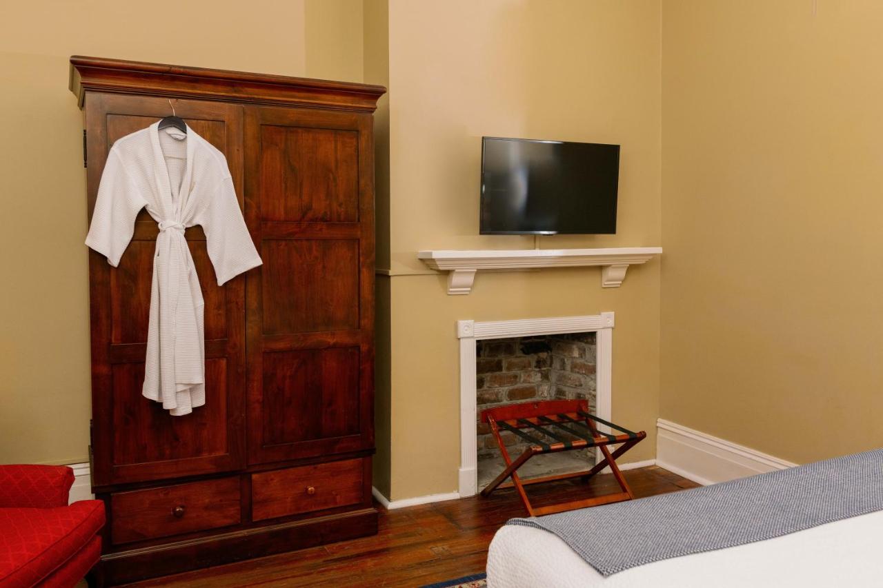 Superior Queen Room with Two Queen Beds at The Marshall House, Historic Inns of Savannah