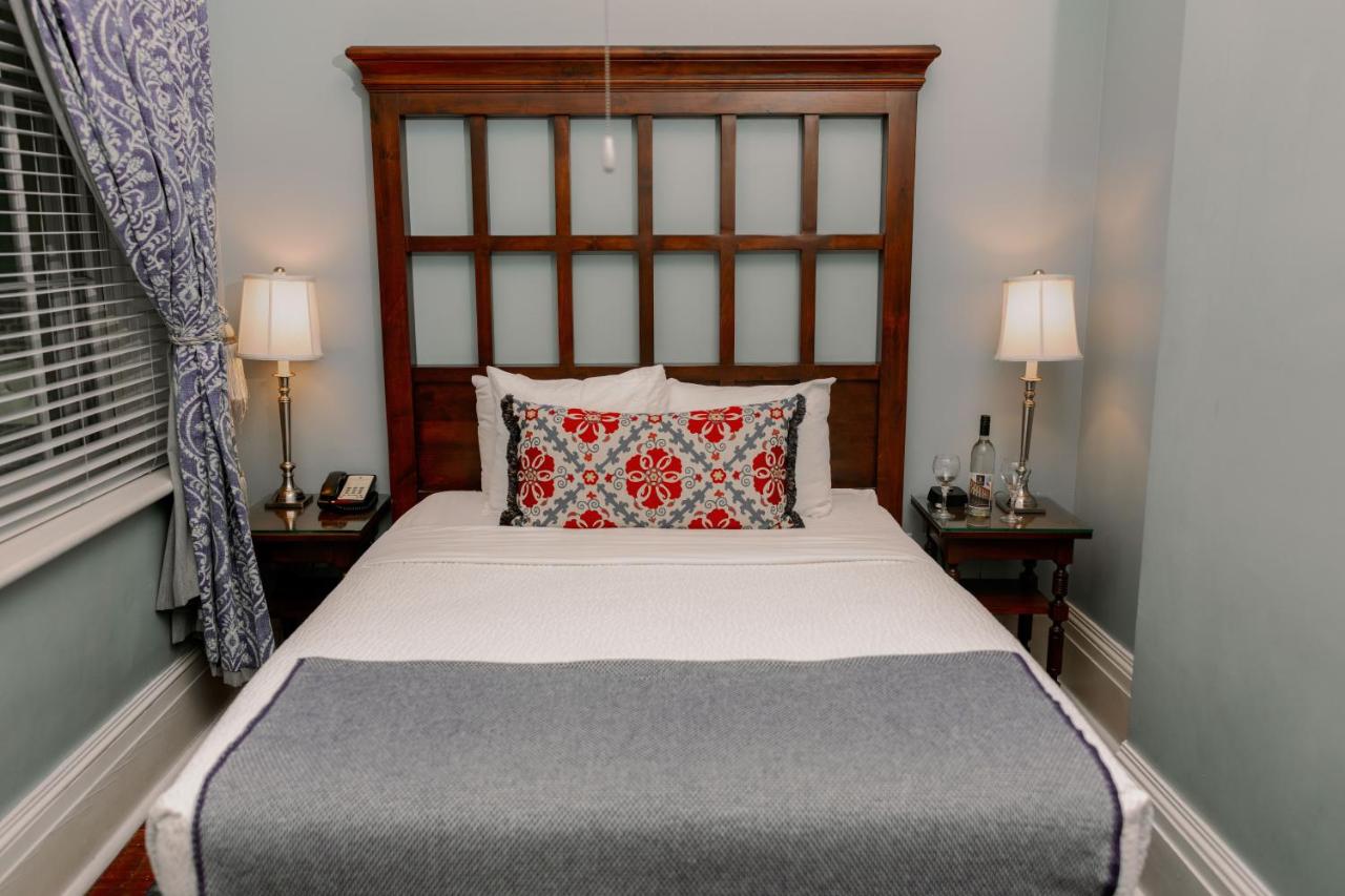 Petite Queen Room at The Marshall House, Historic Inns of Savannah