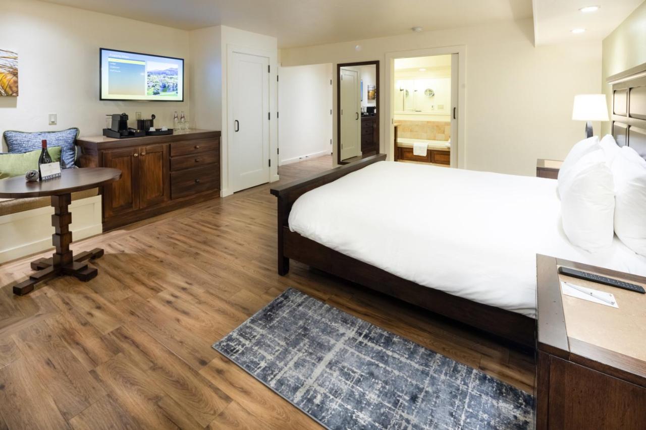 | The Quail Lodge
