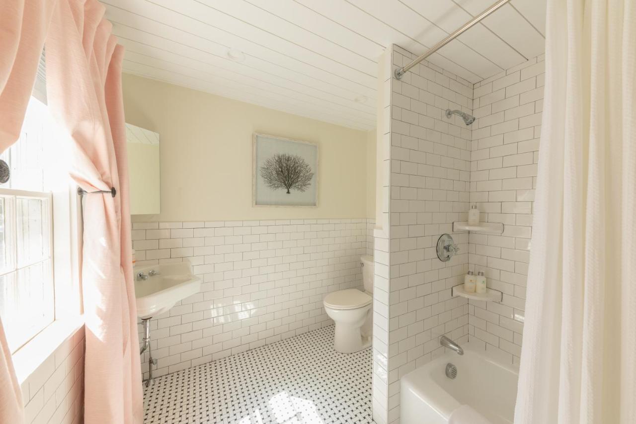  | Sally Webster Inn