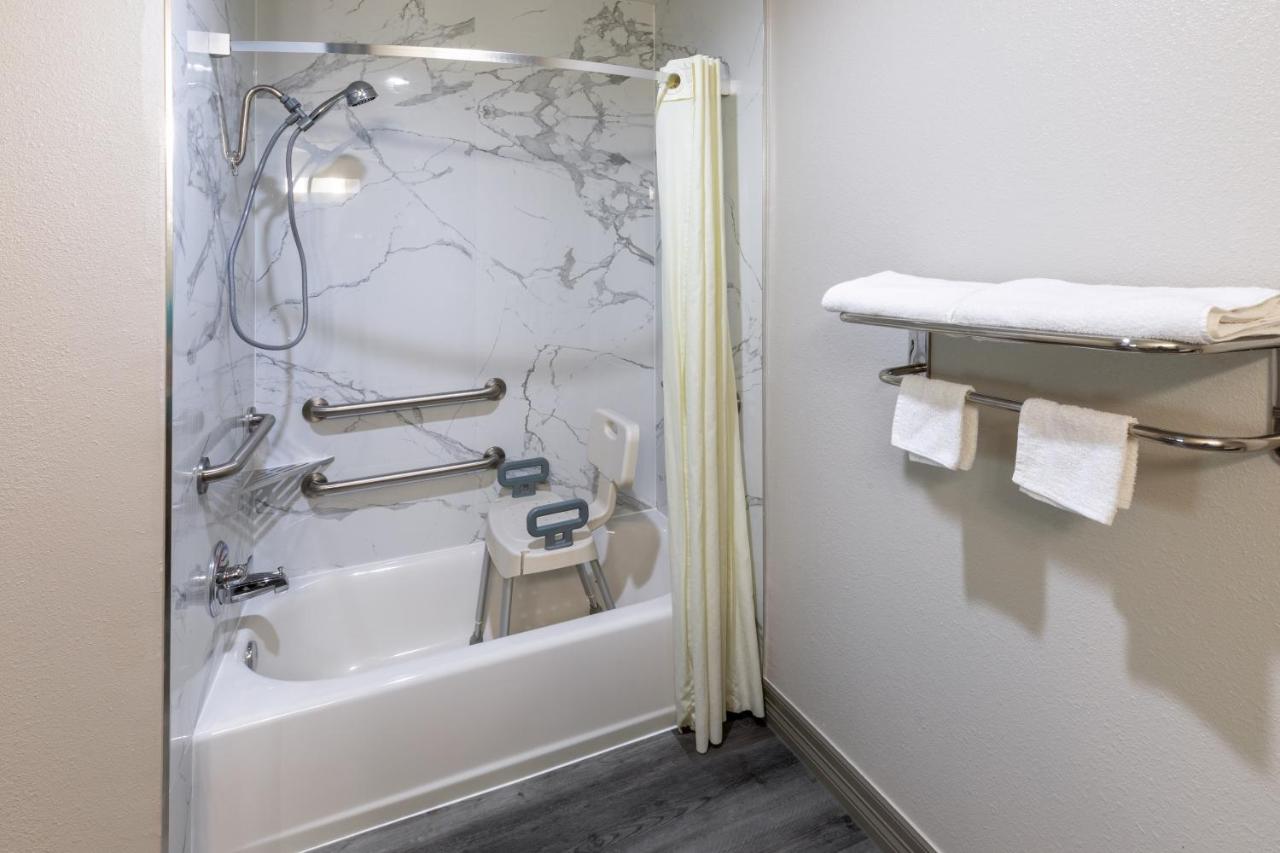 | Days Inn by Wyndham Baytown TX