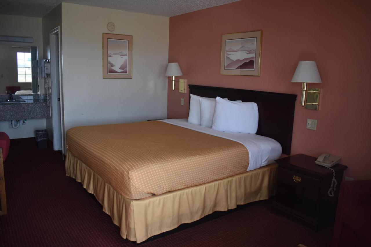 Deluxe King Room at Royal Inn
