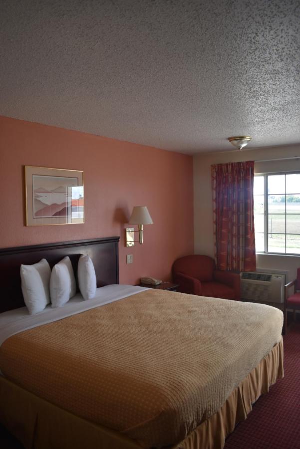 Deluxe King Room at Royal Inn