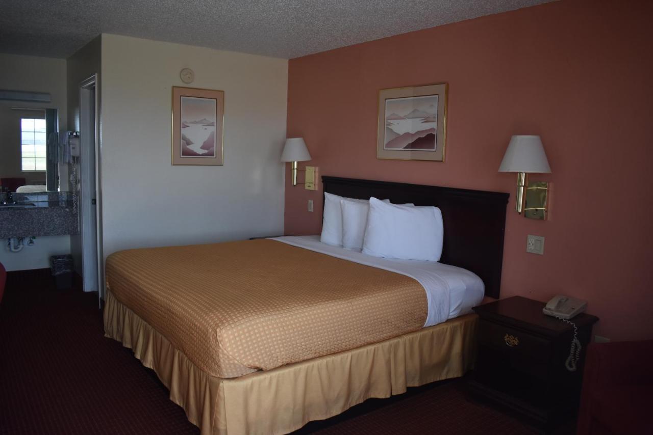 Deluxe King Room at Royal Inn