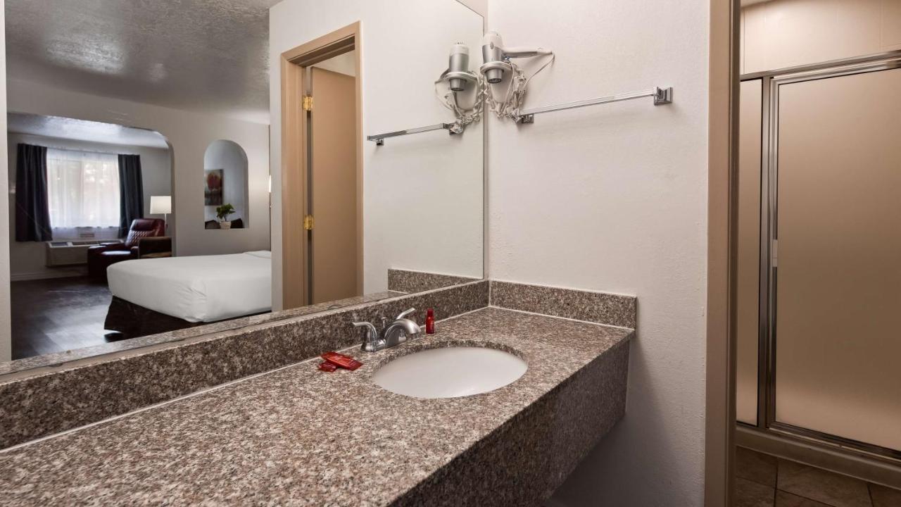| SureStay Plus Hotel by Best Western Albuquerque I-40 Eubank