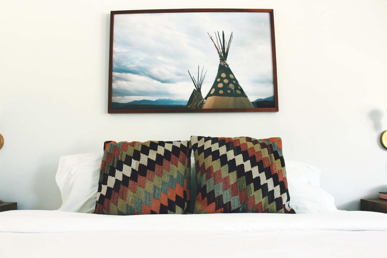  | Amigo Motor Lodge