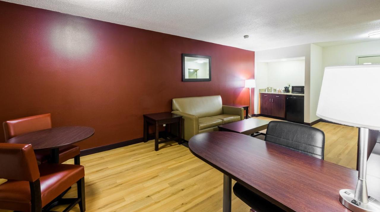 | Red Roof Inn PLUS+ South Deerfield - Amherst