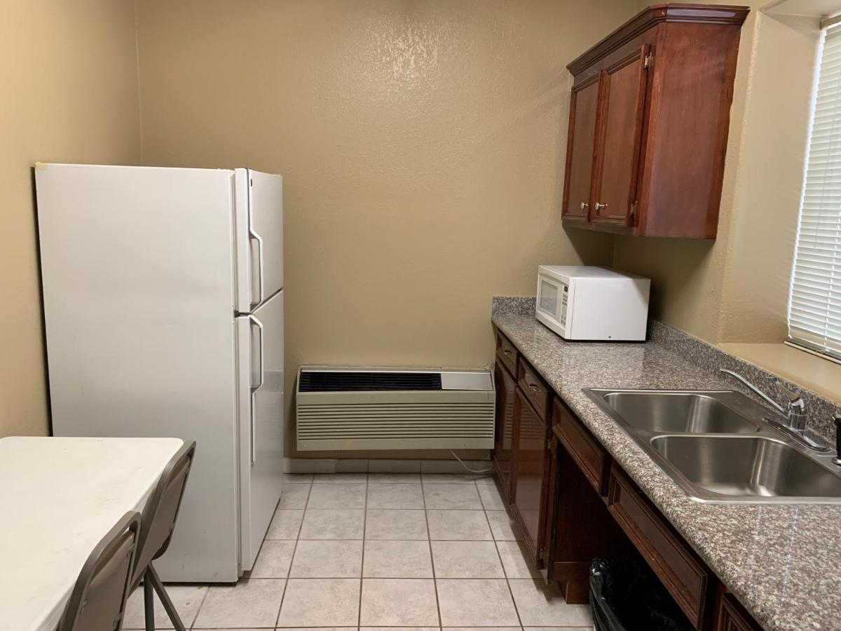 Efficiency King Suite - Non Smoking at Quality Suites Houston NW Cy-Fair