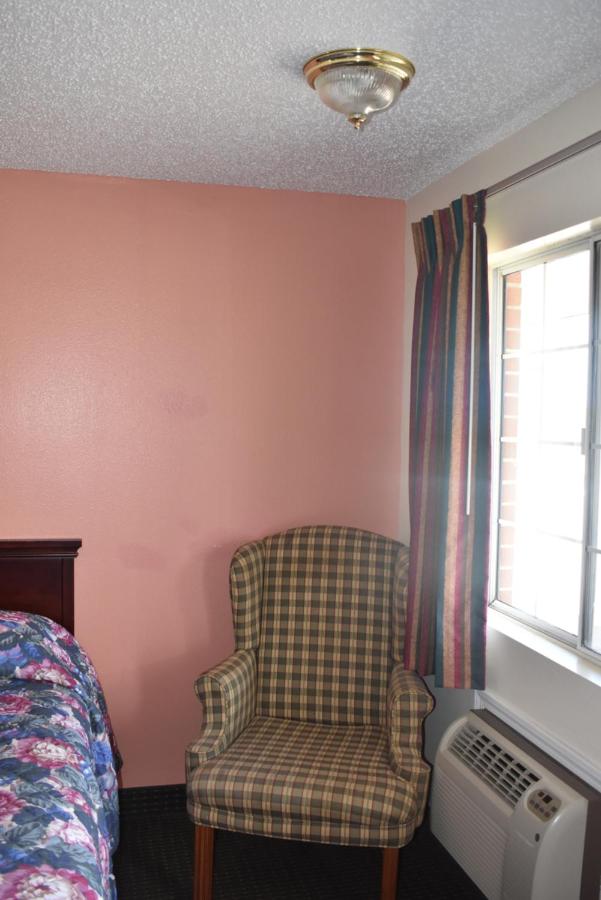Deluxe King Room at Royal Inn