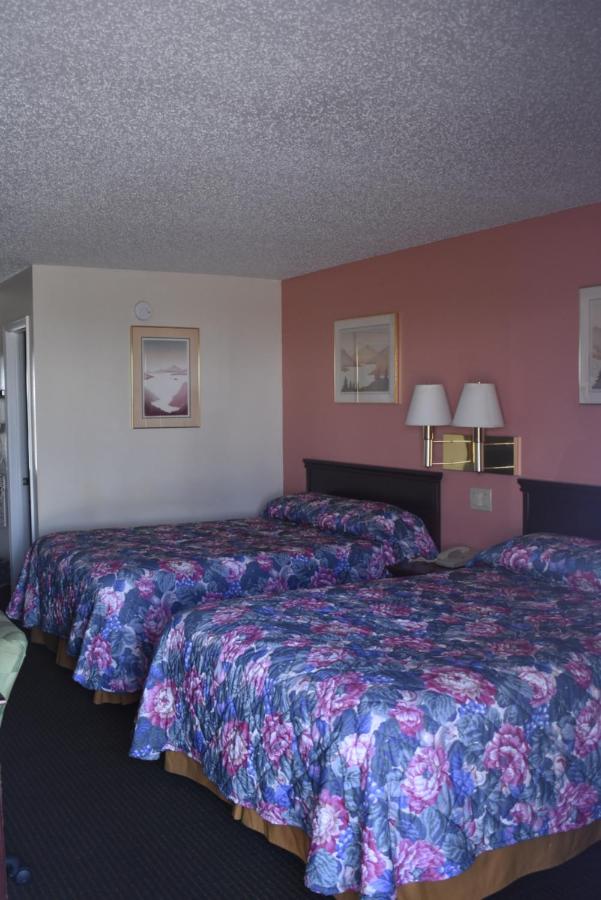 Deluxe King Room at Royal Inn