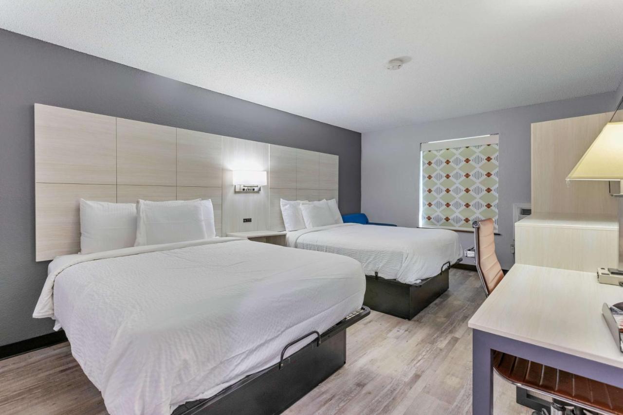Queen Room with Two Queen Beds - Non-Smoking at Days Inn by Wyndham Savannah Gateway I-95
