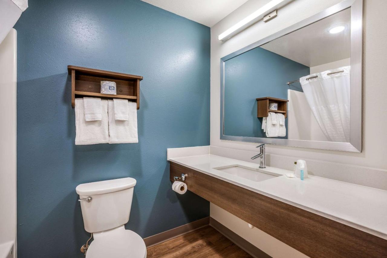 Standard King Room - Non Smoking at WoodSpring Suites Elgin - Chicago