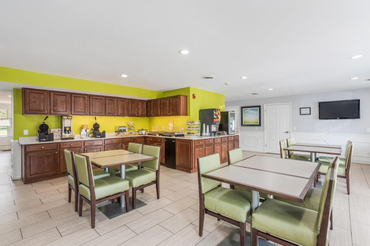 | Quality Inn Gallatin-Nashville Metro