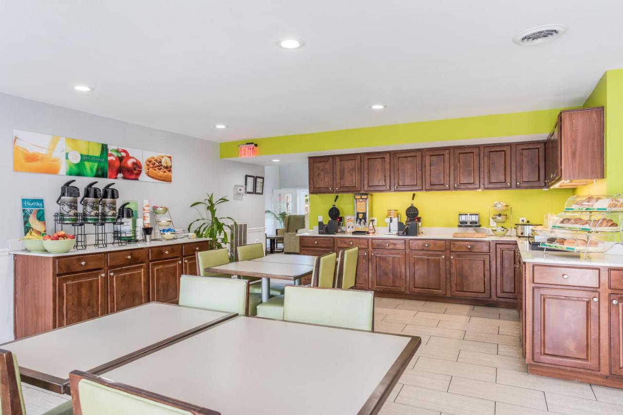 | Quality Inn Gallatin-Nashville Metro