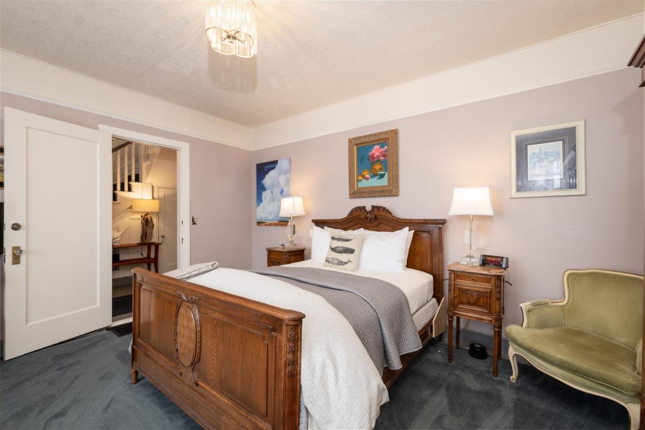 | Nantucket Whale Inn, Half Moon Bay