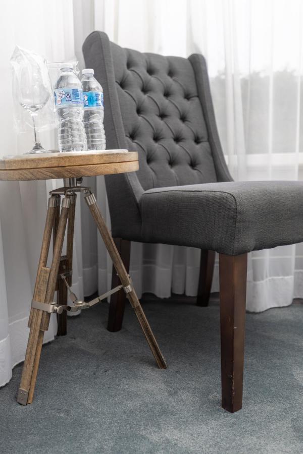 | Nantucket Whale Inn, Half Moon Bay