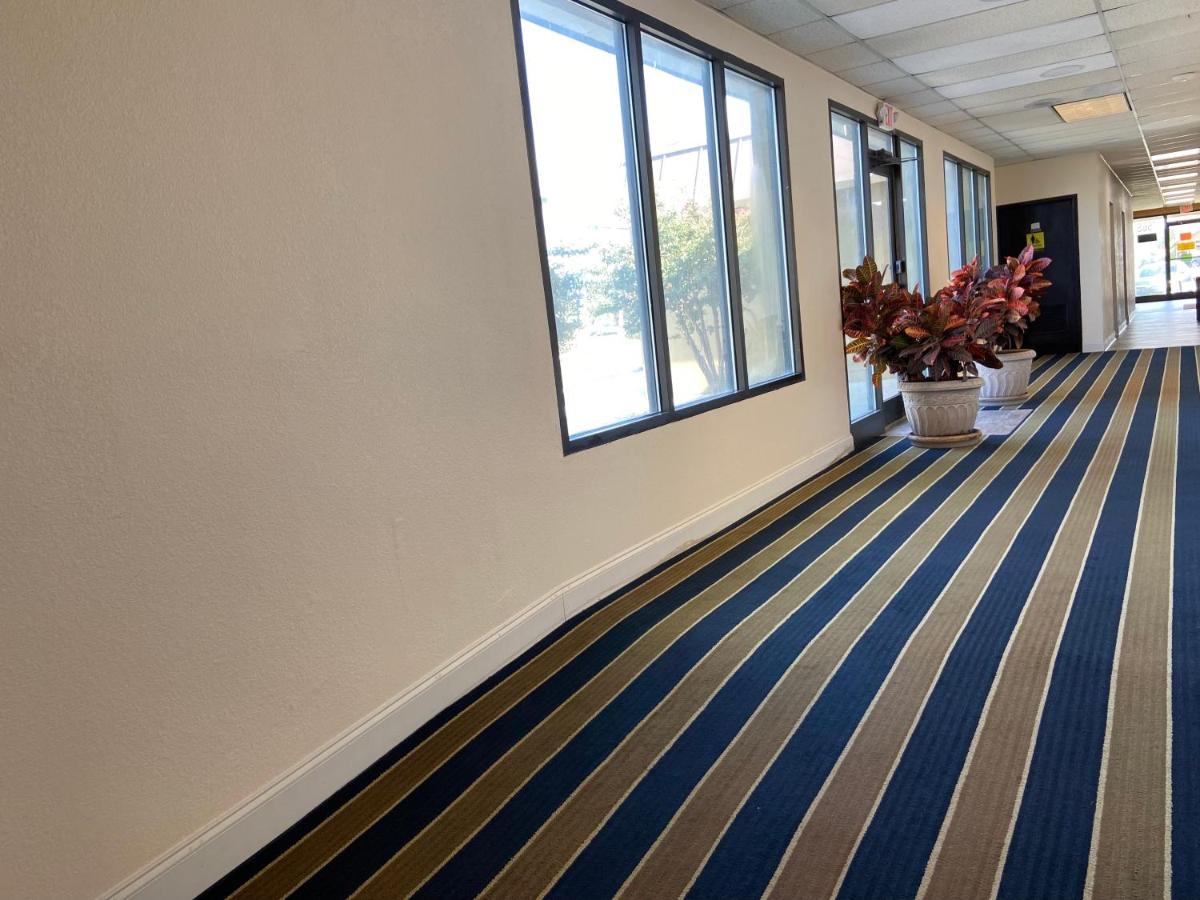  | Super 8 by Wyndham Rocky Mount I-95 EXIT 145
