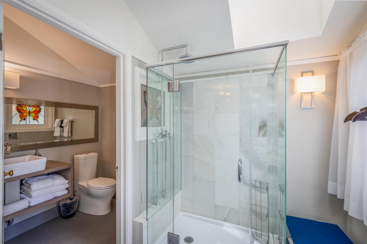 | Nantucket Whale Inn, Half Moon Bay