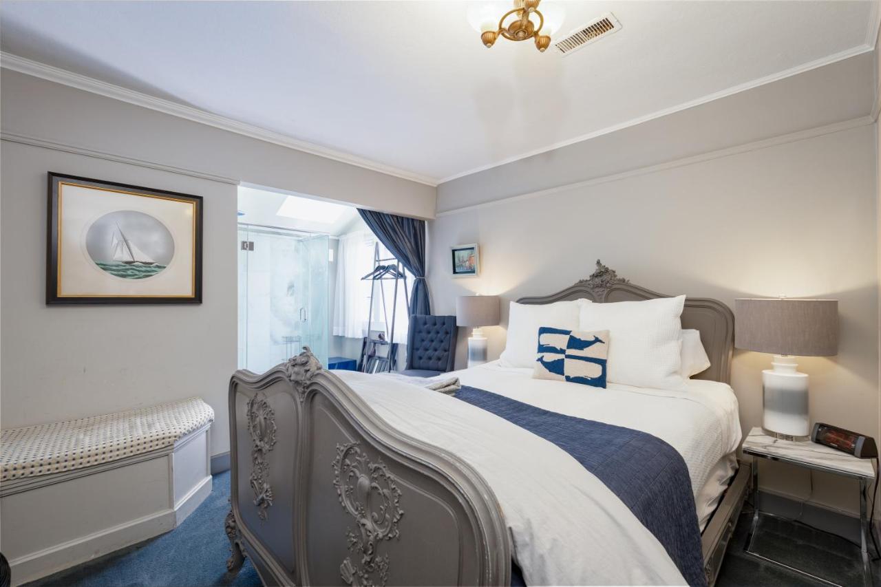 | Nantucket Whale Inn, Half Moon Bay
