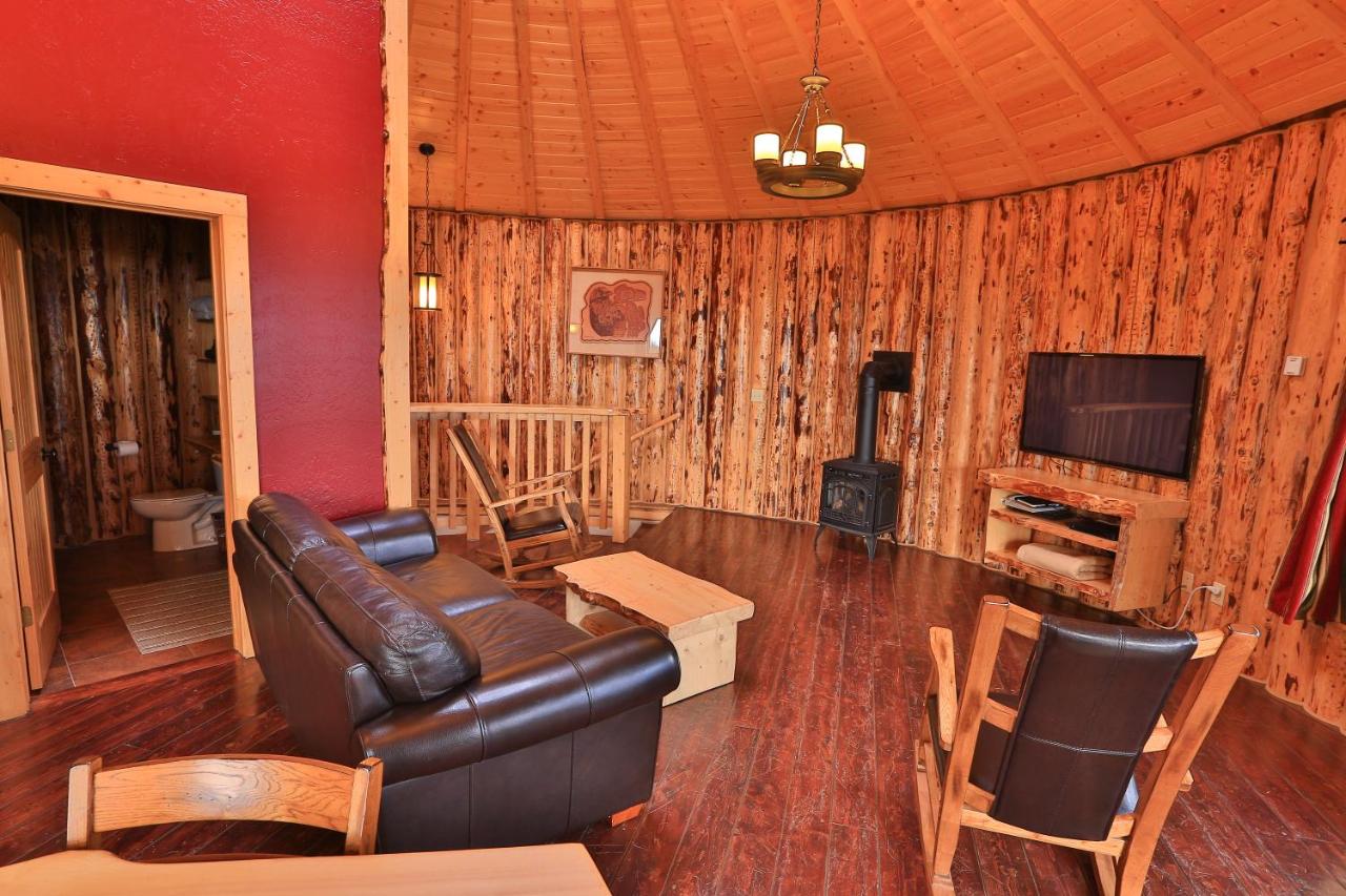 Cottage with Sea View at Kenai Peninsula Suites