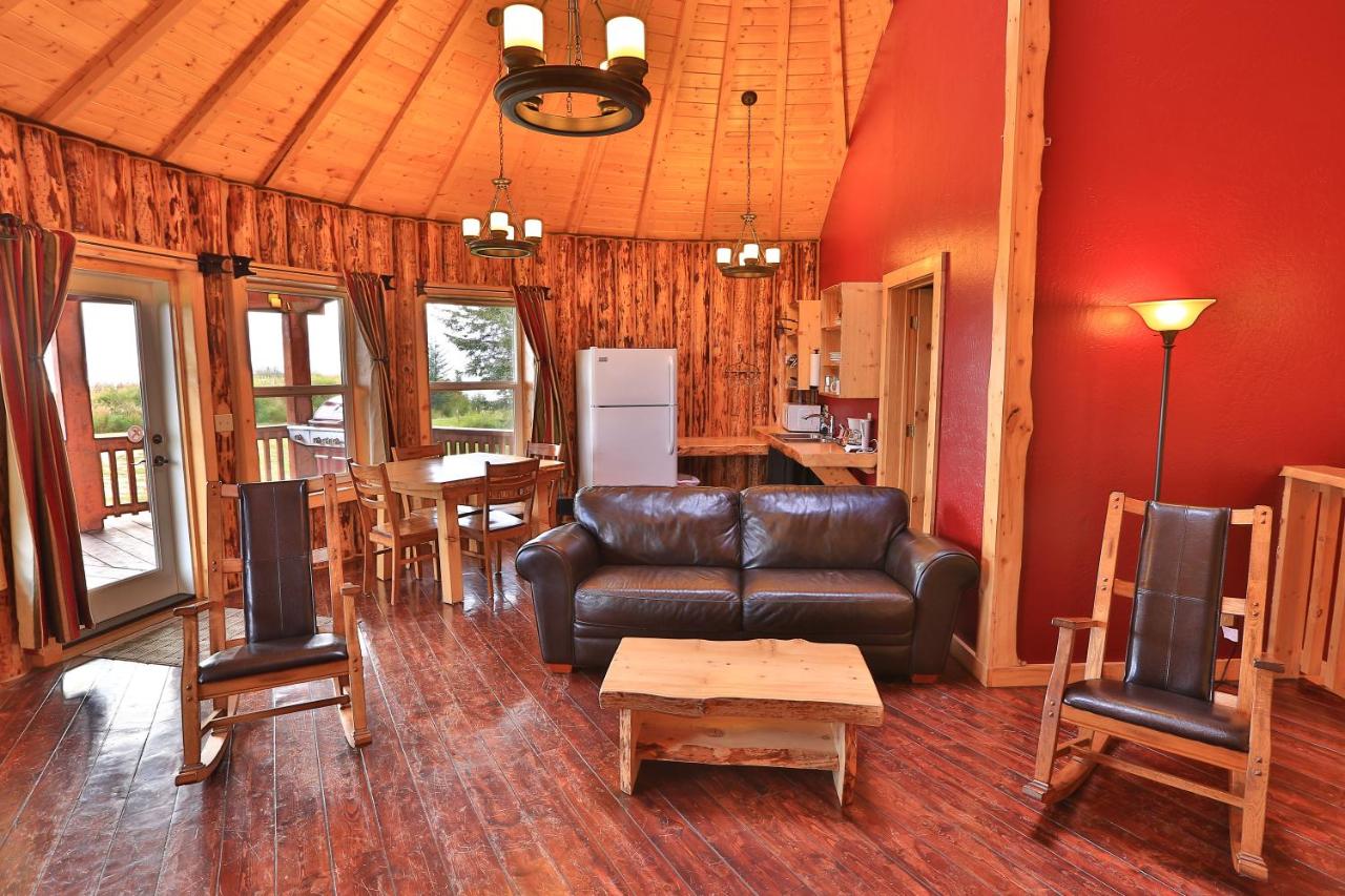 Cottage with Sea View at Kenai Peninsula Suites