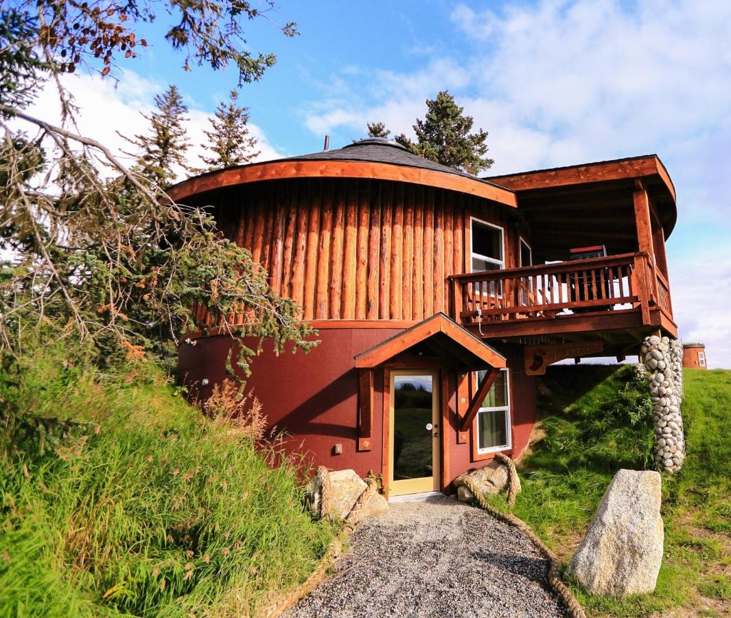 Cottage with Sea View at Kenai Peninsula Suites