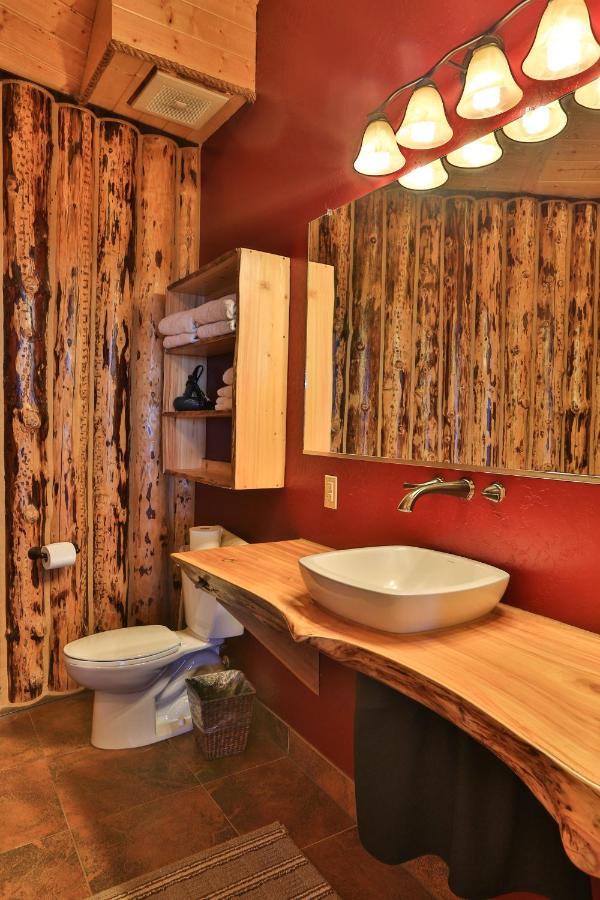 Cottage with Sea View at Kenai Peninsula Suites