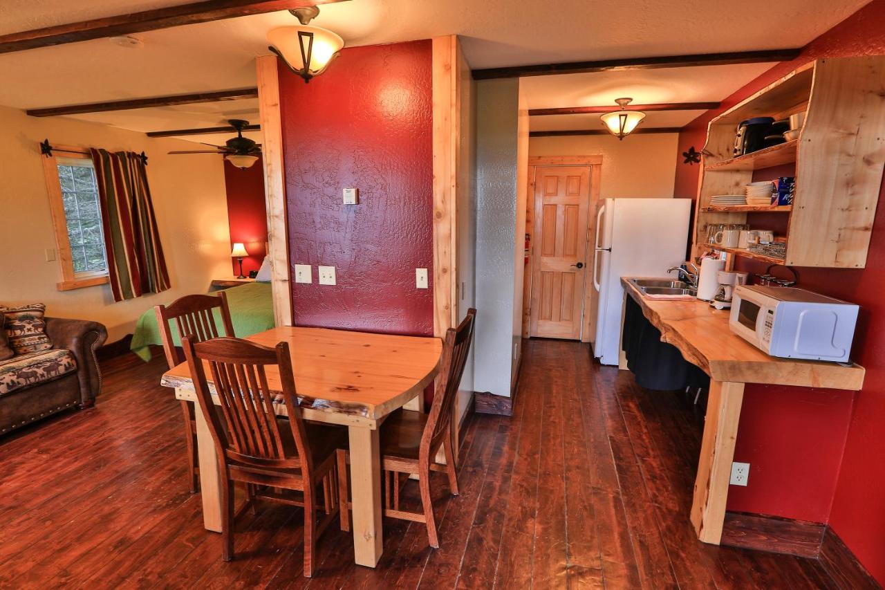 Cottage with Mountain View at Kenai Peninsula Suites