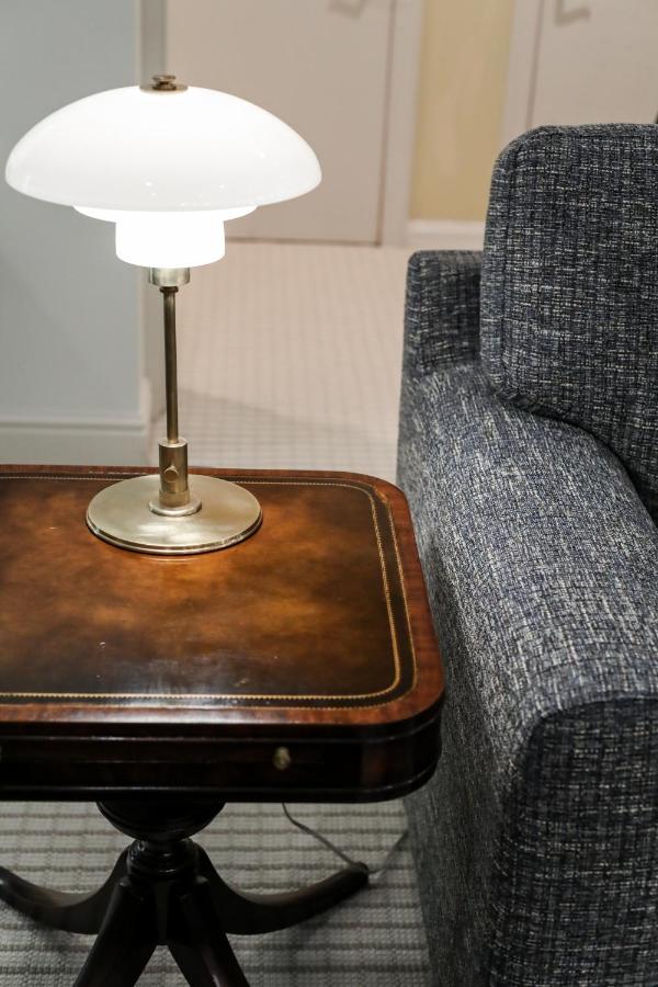 | Oakmont Inn