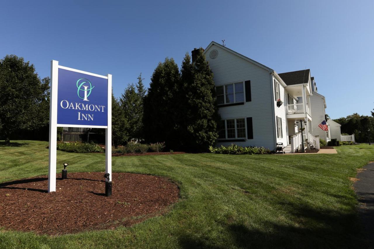 | Oakmont Inn